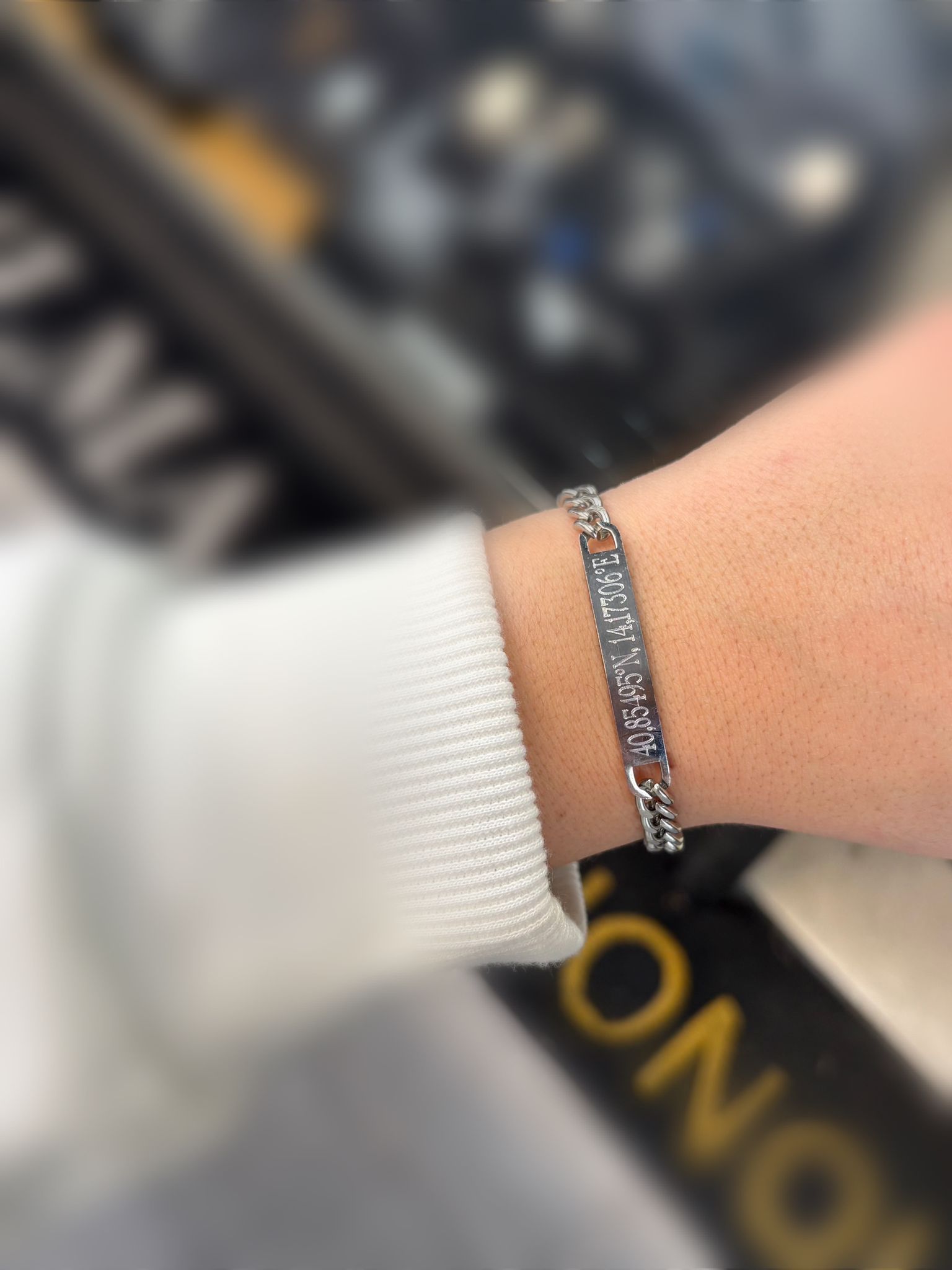 bracciale coordinate indossato