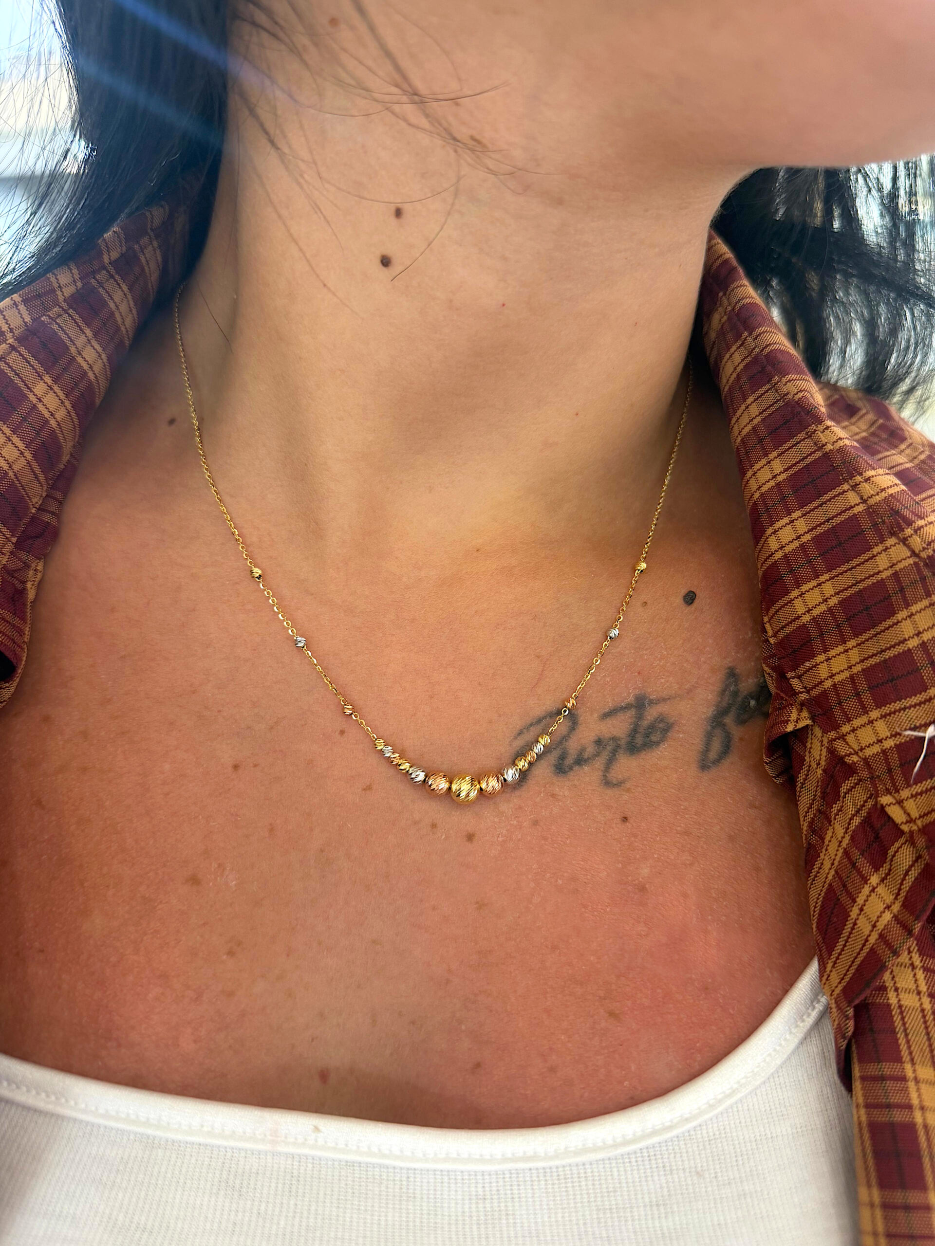 Collana Scalata Oro 18 Carati Elegante su Décolleté Manifattura Italiana