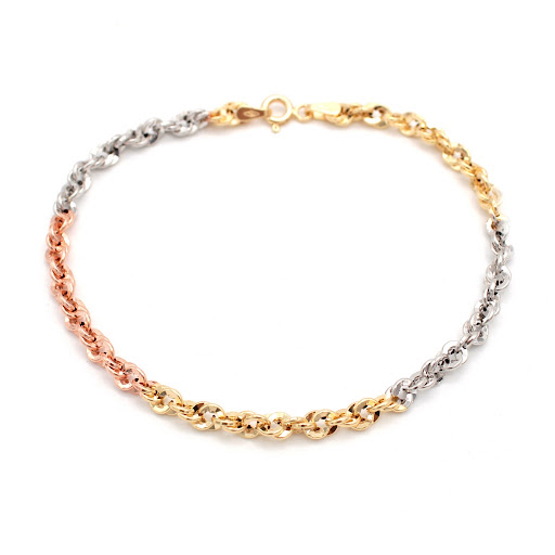Bracciale da donna in oro tricolore 18 carati Made in Italy con maglie sfaccettate in oro giallo, oro bianco e oro rosa, lunghezza 19 cm e peso 2,38 grammi su sfondo bianco."
