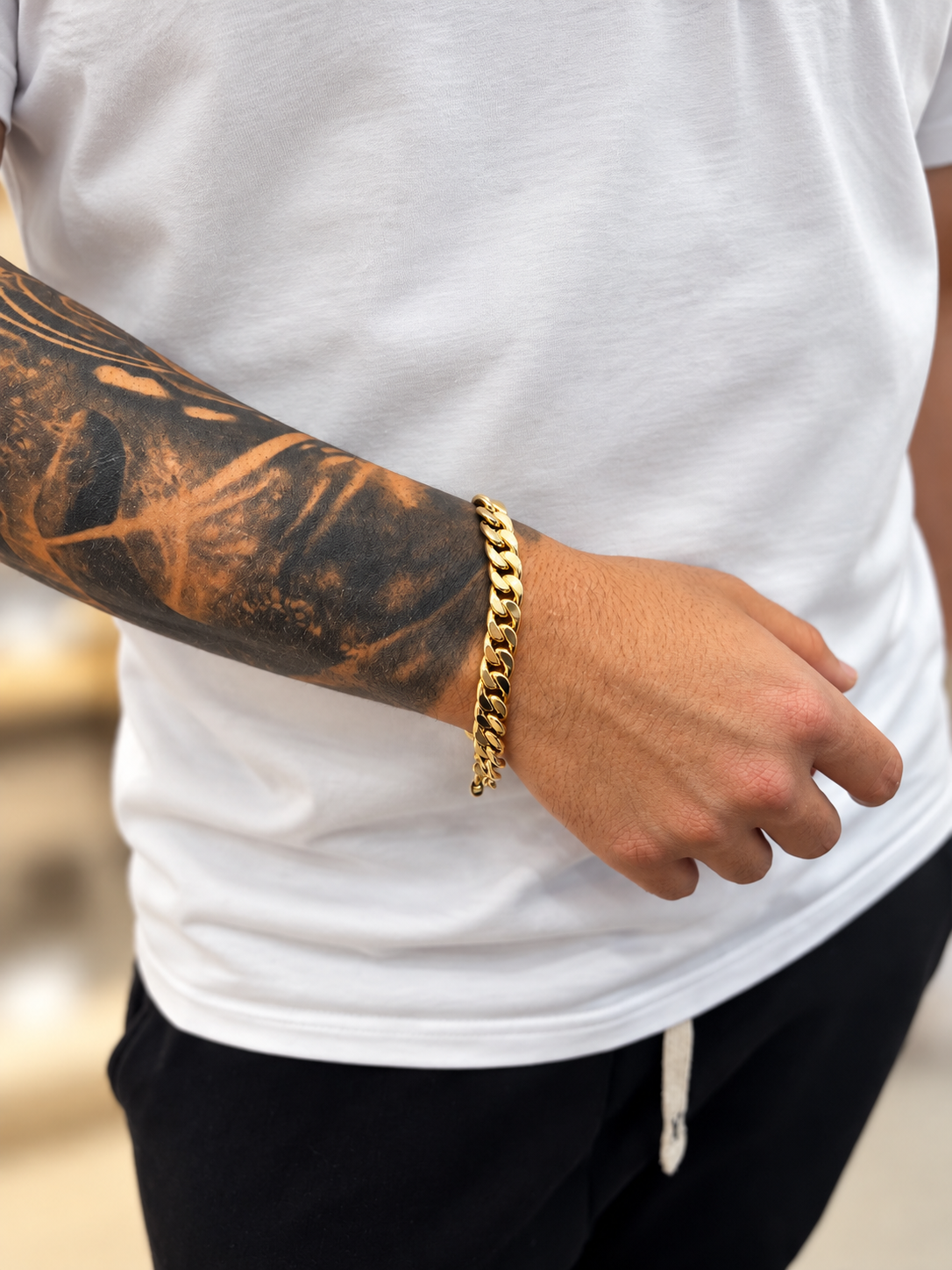 bracciale_grumetta_massiccio_uomo_oro_giallo_18kt_indossato