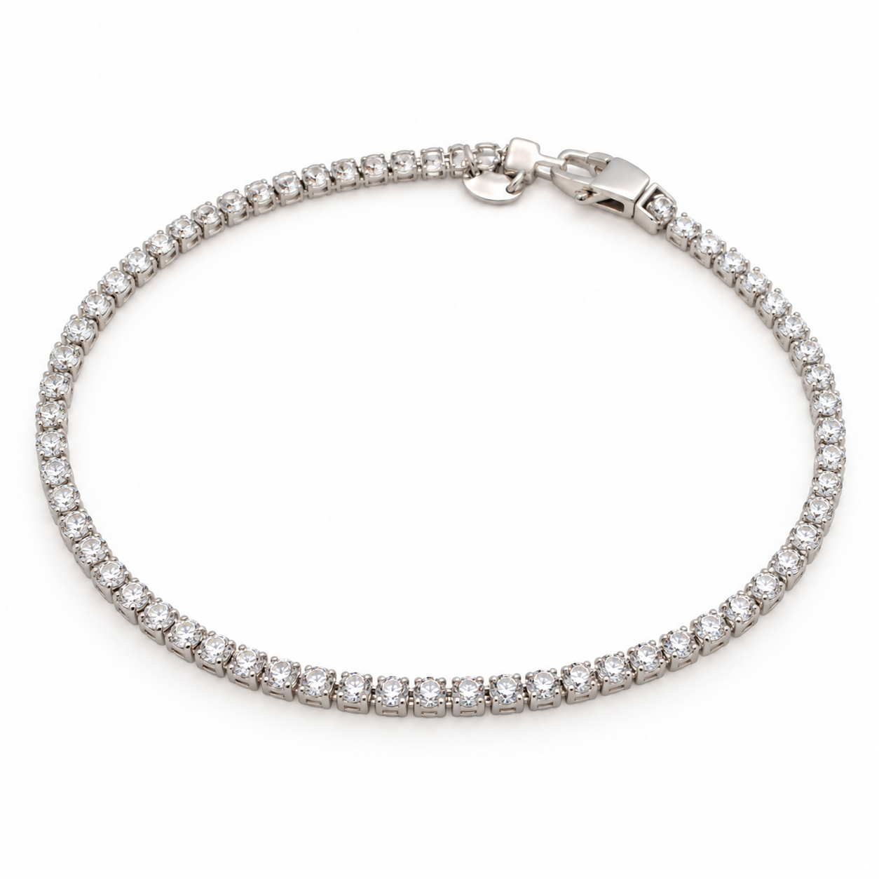"Bracciale modello tennis in oro bianco 18KT con zirconi da 3 mm, peso 3,96 gr, lunghezza 19 cm, Made in Italy Gilma Gioielleria."
