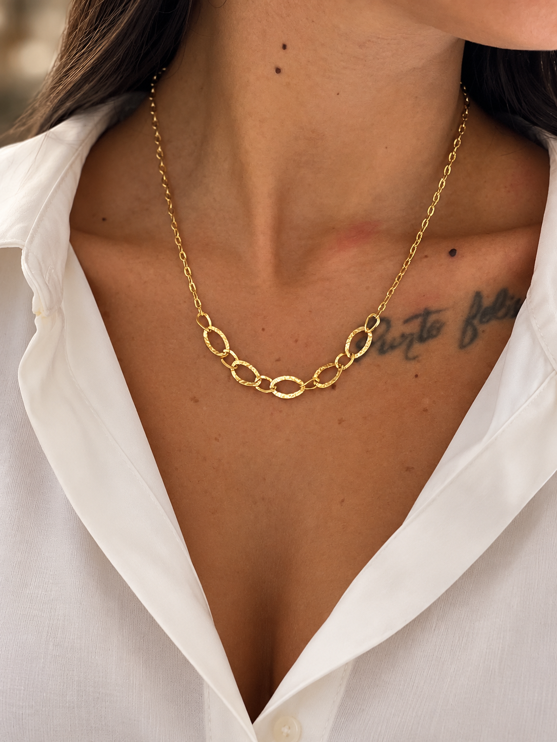 collana-donna-oro-giallo-18kt-maglie-ovali-indossata.jpg